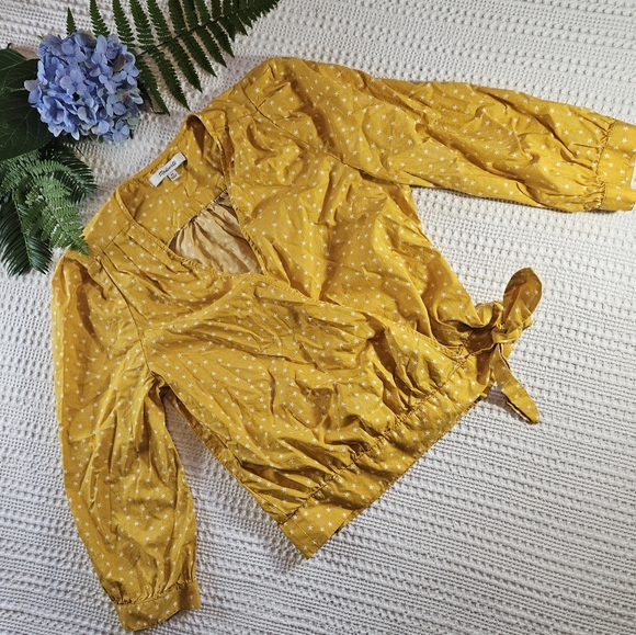 Madewell Size xs Mustard yellow star print top with side tie - Picture 1 of 9